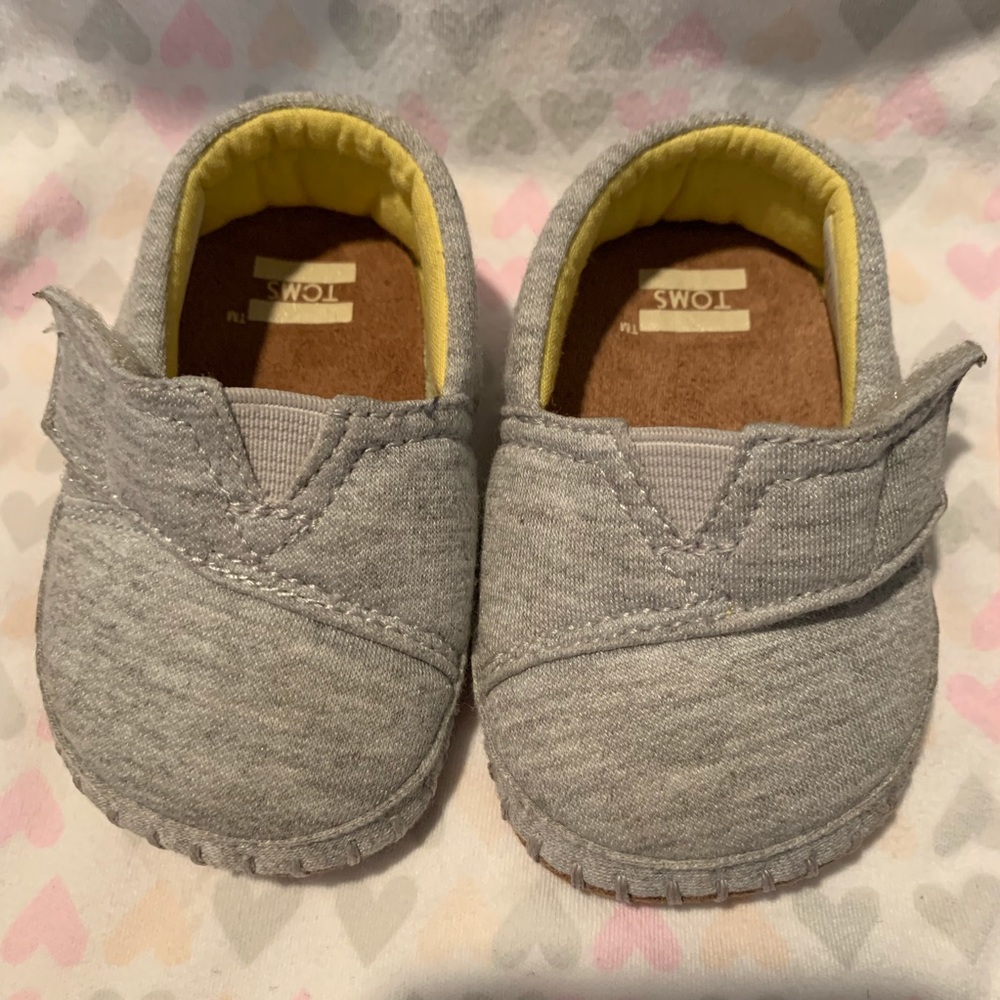 Baby Tom's Crib shoes.